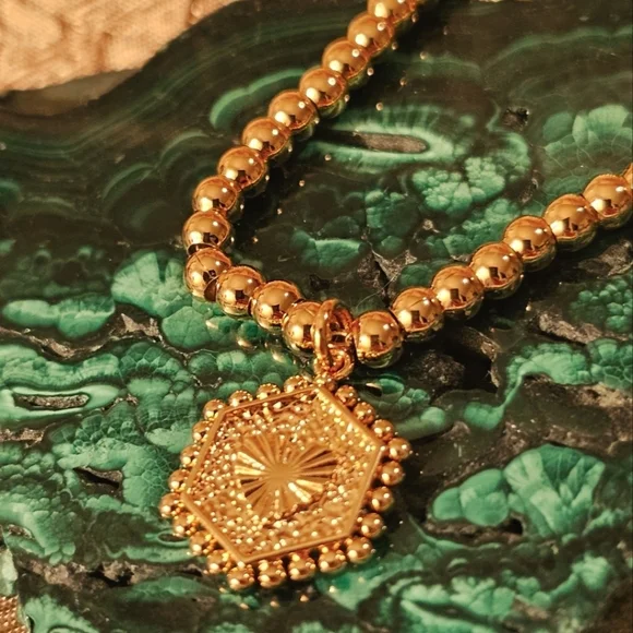 NEW Elegant Gold Beaded Initial "U" Bracelet B1P21 - Picture 3 of 6